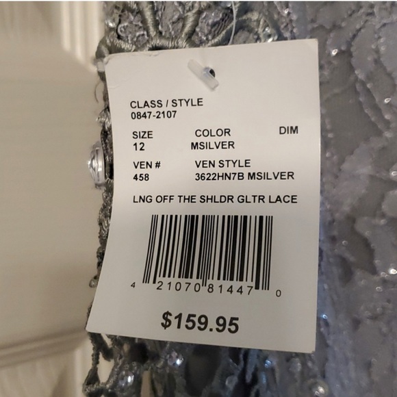 Beautiful size 12 formal dress from David’s Bridal. Originally $159. NWT - Picture 3 of 9